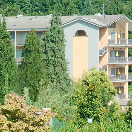 Apartment In A On Lake Maggiore Near The Beach Verbania