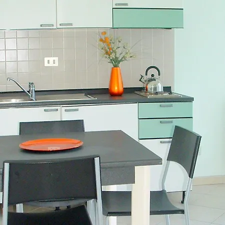 Apartment In A On Lake Maggiore Near The Beach *