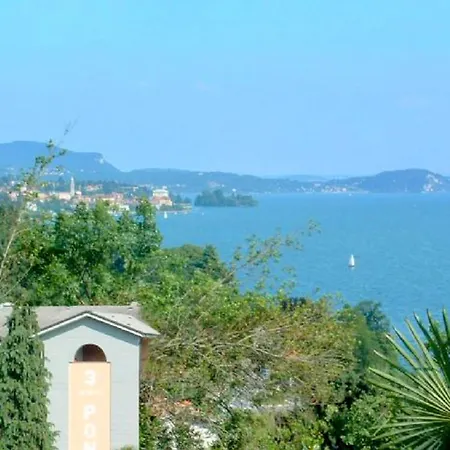 In A On Lake Maggiore Near The Beach Apartment *